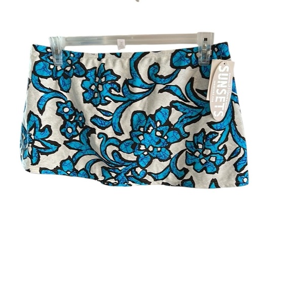 SUNSETS NWT, Swim skirt ,skort, sz 14, floral sea design,blue,white, coastal - Picture 2 of 15